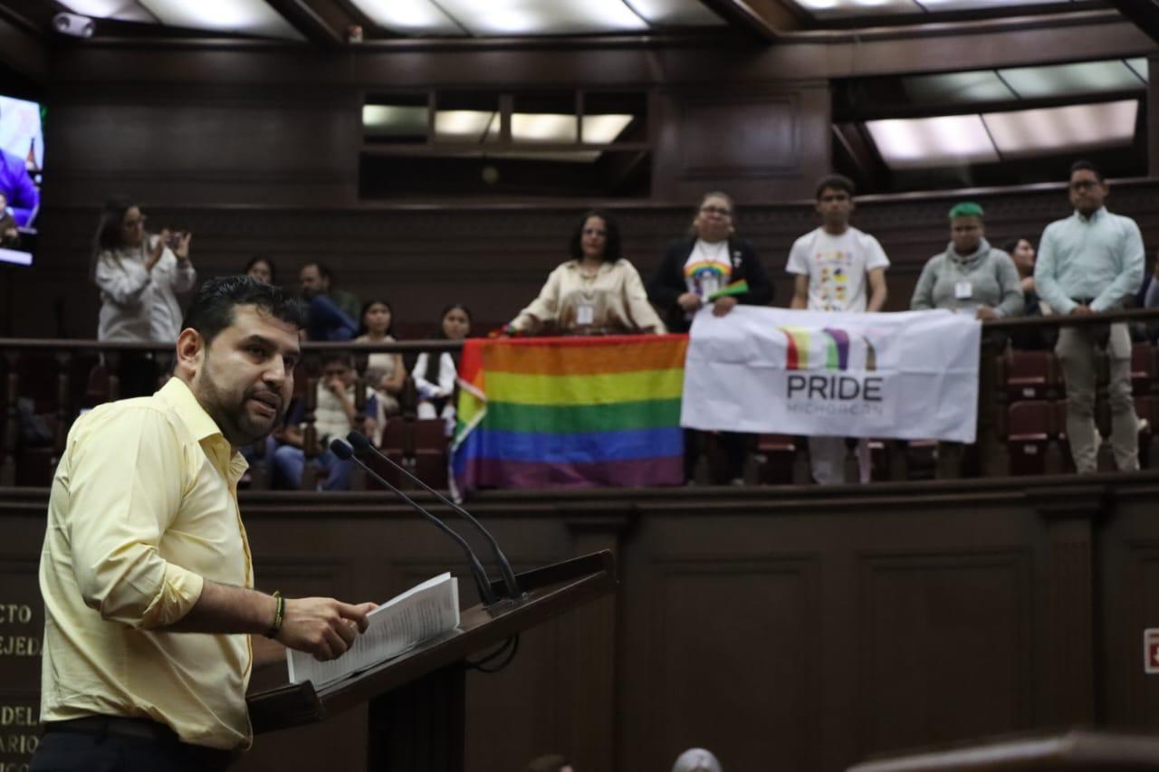 Octavio Ocampo presenta iniciativa impulsada por PRIDE Michoacán para destinar 2% del financiamiento público de partidos políticos a la formación y empoderamiento de la comunidad LGBTTTIAQ+