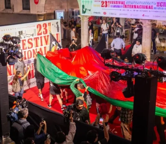 Manifestantes pro Palestina irrumpen en el Festival de Cine de Morelia y exigen a Sheinbaum romper relaciones con Israel