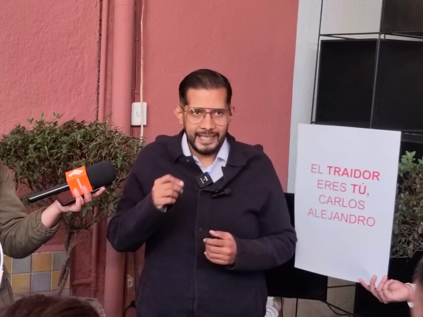 «El traidor eres tú», Carlos Bautista Tafolla, responde diputado Conrado Paz