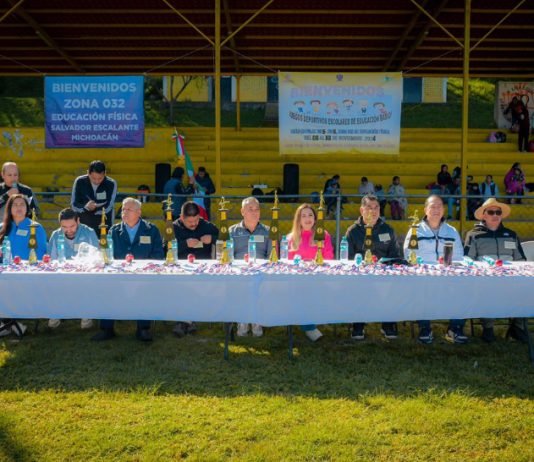 *Dayana Pérez Mendoza inaugura los Juegos Deportivos Escolares en Salvador Escalante*