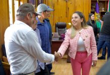 Dayana Pérez Mendoza fortalece el diálogo directo con habitantes de Las Charandas