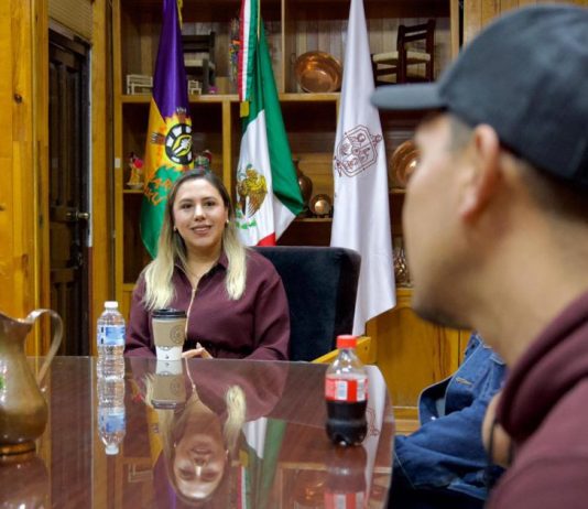 Dayana Pérez revisa preparativos de las fiestas patronales de Paramuen
