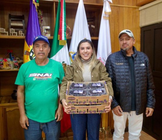 Dayana Pérez Mendoza fortalece el diálogo con representantes ejidales de Santa Rosa