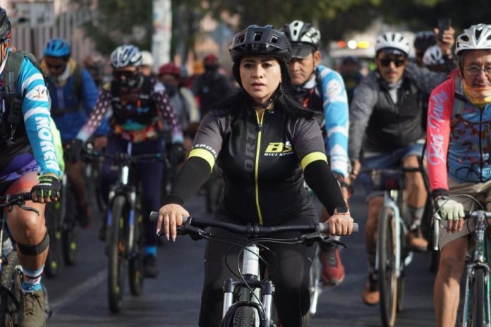 32ab8779-2105-4560-a13c-f88c9c58bd8e