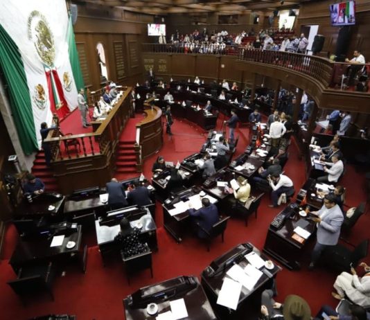 Congreso del Estado avala reformas para suspender licencia a operadores de transporte público involucrados en riñas por incidente vial