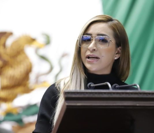 Frenar compras obligatorias en escuelas y reforzar la gratuidad educativa propone Grecia Aguilar con reforma