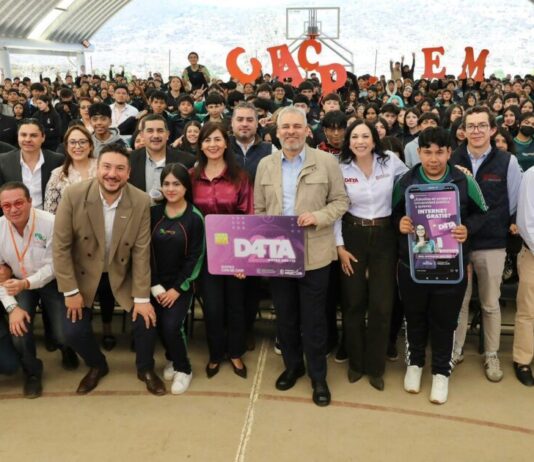 Data hará historia como primer programa de internet universal y gratuito para estudiantes: Bedolla