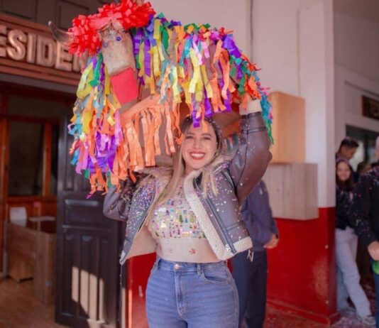 Dayana Pérez Mendoza recibe autoridades tradicionales en el marco del Carnaval 2026