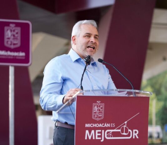 Bedolla cumple y entrega al pueblo de Uruapan el puente vehicular Carlos Manzo