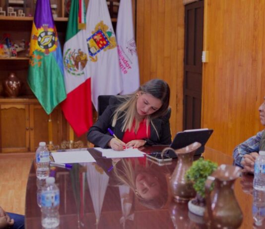 Diálogo y coordinación fortalecen el trabajo en Salvador Escalante: Dayana Pérez