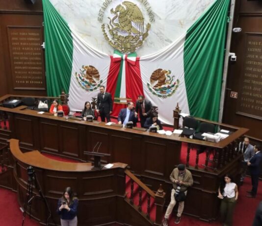 Primarias y secundarias deberán regular uso de Dispositivos Móviles en horario escolar: 76 Legislatura