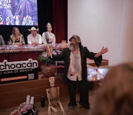 Presenta Dayana Pérez Mendoza programa oficial de Semana Santa 2026 en Santa Clara del Cobre