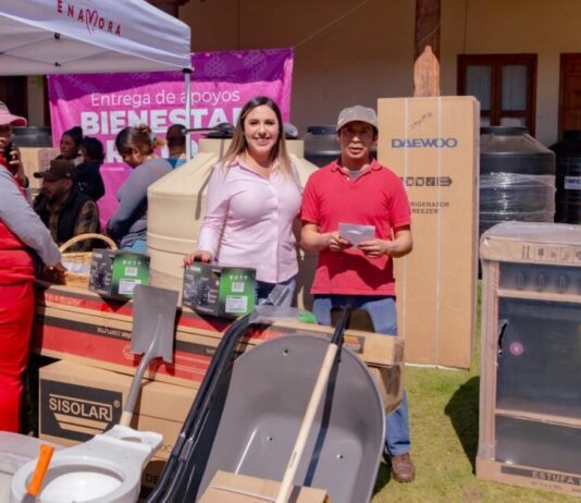 Dayana Pérez fortalece el apoyo a las familias de Salvador Escalante con entrega de apoyos