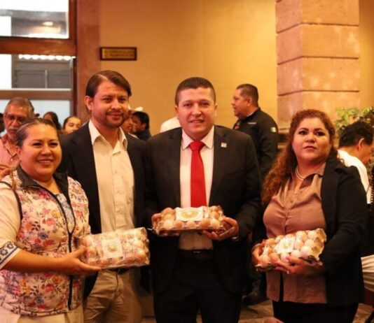 Celebra Vicente Gómez incorporación de cooperativas en la Ley de Desarrollo Económico