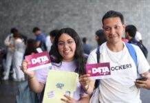 Continúa entrega de chips D4TA en escuelas y centros de distribución