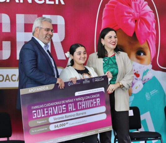 Garantiza Bedolla apoyo económico a 382 familias de niñas y niños con cáncer