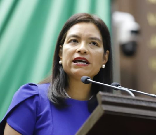 Impulsa Eréndira Isauro reforma para prevenir violencia escolar originada en redes sociales