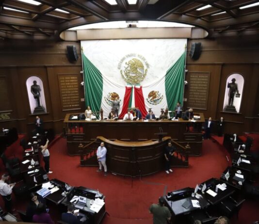 Congreso del Estado a favor de la prevención y detección oportuna de la enfermedad renal crónica