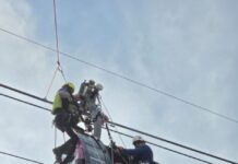 Paramédicos michoacanos se certifican en rescate especializado en teleféricos