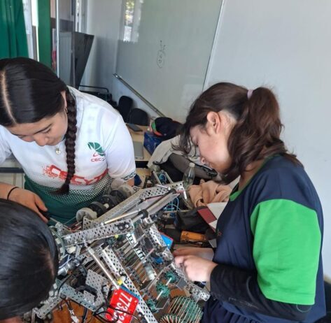 Jóvenes del Cecytem llevarán su talento al Mundial de Robótica en EE.UU.