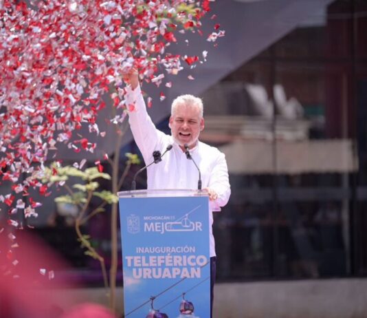 Uruapan vuela alto; inaugura Bedolla el primer teleférico de Michoacán
