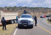 Restablece Guardia Civil libre tránsito tras bloqueo carretero en Cotija