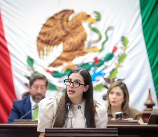 Giulianna Bugarini plantea que todas las leyes que aprueba el Congreso tengan versión ciudadana
