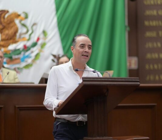 Impulsa Juan Pablo Celis reforma para que ningún funcionario gane más que la Presidenta de la República