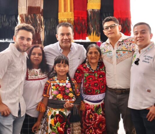 ¡Llévate a mamá al concierto de «El Buki» comprando artesanía michoacana!