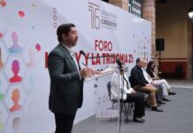 Abraham Espinoza refrenda compromiso con la inclusión durante foro “La Ley y Trisomía 21”