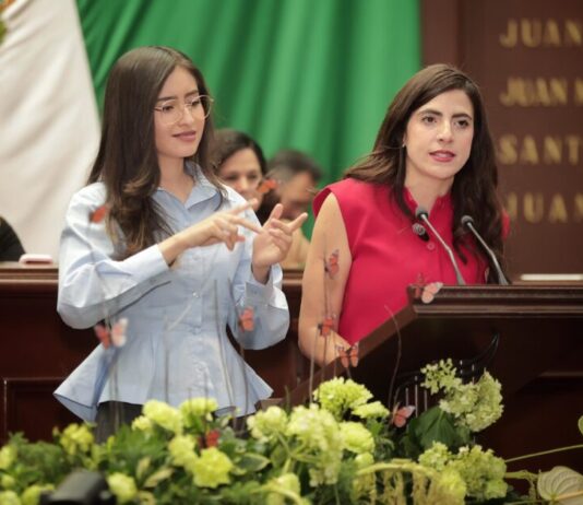 Giulianna Bugarini impulsa la profesionalización de intérpretes de Lengua de Señas Mexicana en Michoacán