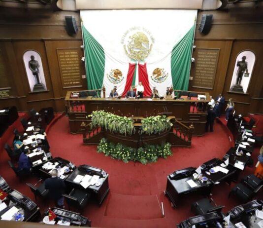 Aprueba Congreso del Estado licencia a Carlos Torres Piña, para ausentarse del cargo de Fiscal General de Michoacán