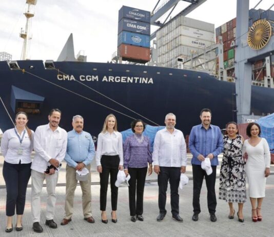 Puerto de Lázaro Cárdenas rompe récord; moviliza 15.5 millones de toneladas en primer semestre: Bedolla