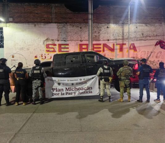 Con apoyo operativo de la Guardia Civil, aseguran dos vehículos con blindaje improvisado durante cateo en Parácuaro