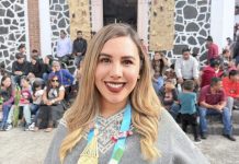 Dayana Pérez acompaña celebración de Corpus Christi y torneo tradicional de básquetbol en Ichupio