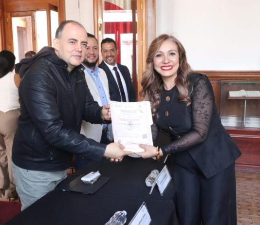 Congreso del Estado y STASPLE entregan constancias por capacitación a sus trabajadores