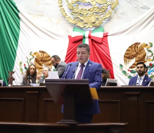 Vicente Gómez propone legislar sobre la violencia digital