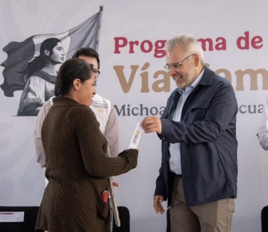 Más de 10 mil familias en Michoacán dan el primer paso para consolidar su derecho a la vivienda: Bedolla