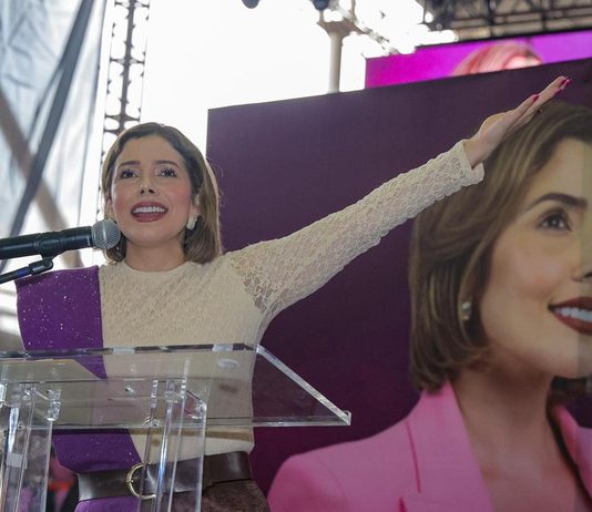 Rinde Brissa Arroyo Segundo Informe Legislativo