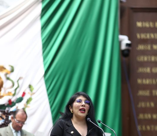En arranque del Tercer Año Legislativo Vanhe Caratachea remarcó que la oposición es necesaria