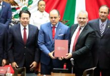 Recibe Congreso del Estado el Quinto Informe de Gobierno del Titular del Ejecutivo