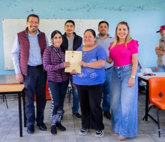 Dayana Pérez fortalece la infraestructura educativa con apoyo para techumbre en la Primaria Benito Juárez de Irícuaro