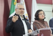 Regulará Michoacán el uso de celulares y dispositivos digitales en las escuelas: Bedolla