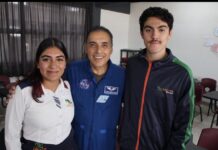 Orgullo michoacano en la NASA: Astronauta mexicano distingue a jóvenes del Cecytem