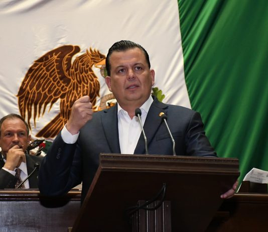 Con exhorto a la Secretaría de Economía, Memo Valencia busca evitar el robo de vehículos nuevos