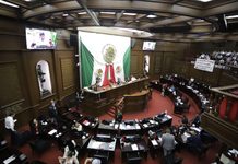 Al Hospital de la Mujer y al doctor Juan Abraham Bermúdez, Condecoración al Mérito Medico “Manuel Martínez Báez”